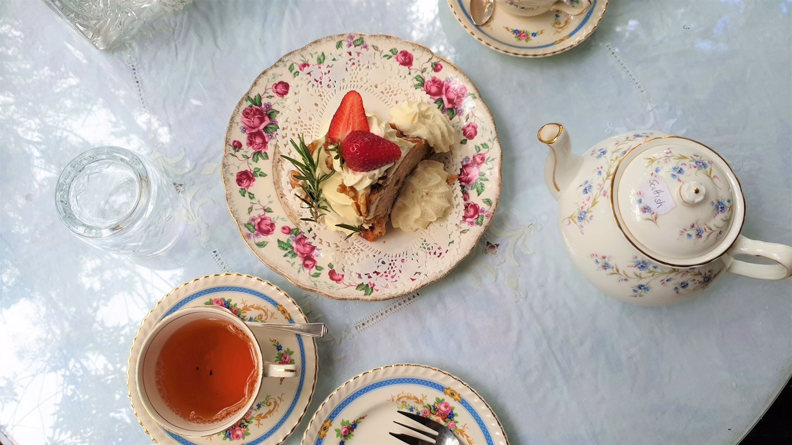 Afternoon Tea στο Λονδίνο - Ftherá Travel