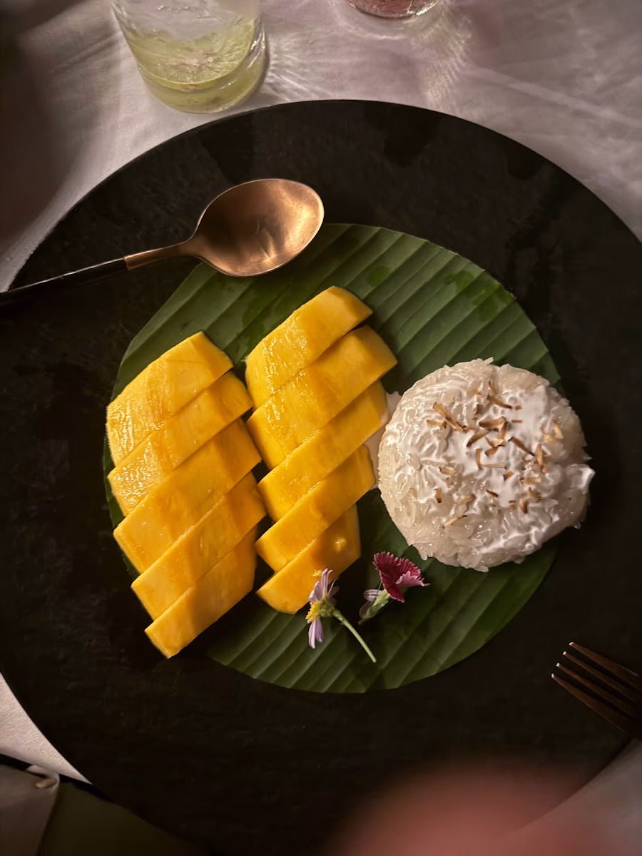 Mango Sticky Rice - Παραδοσιακό επιδόρπιο - Ftherá Travel