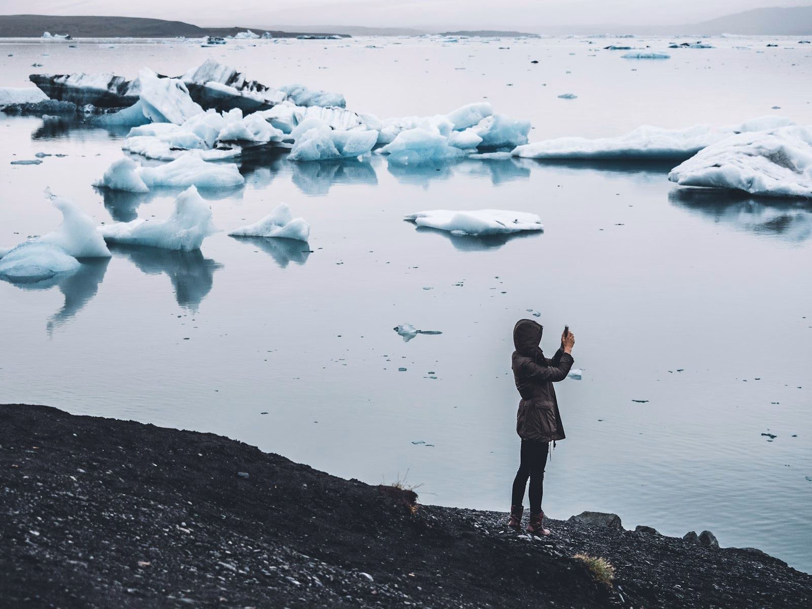 Jökulsárlón Glacier Lagoon and Diamond Beach in Iceland