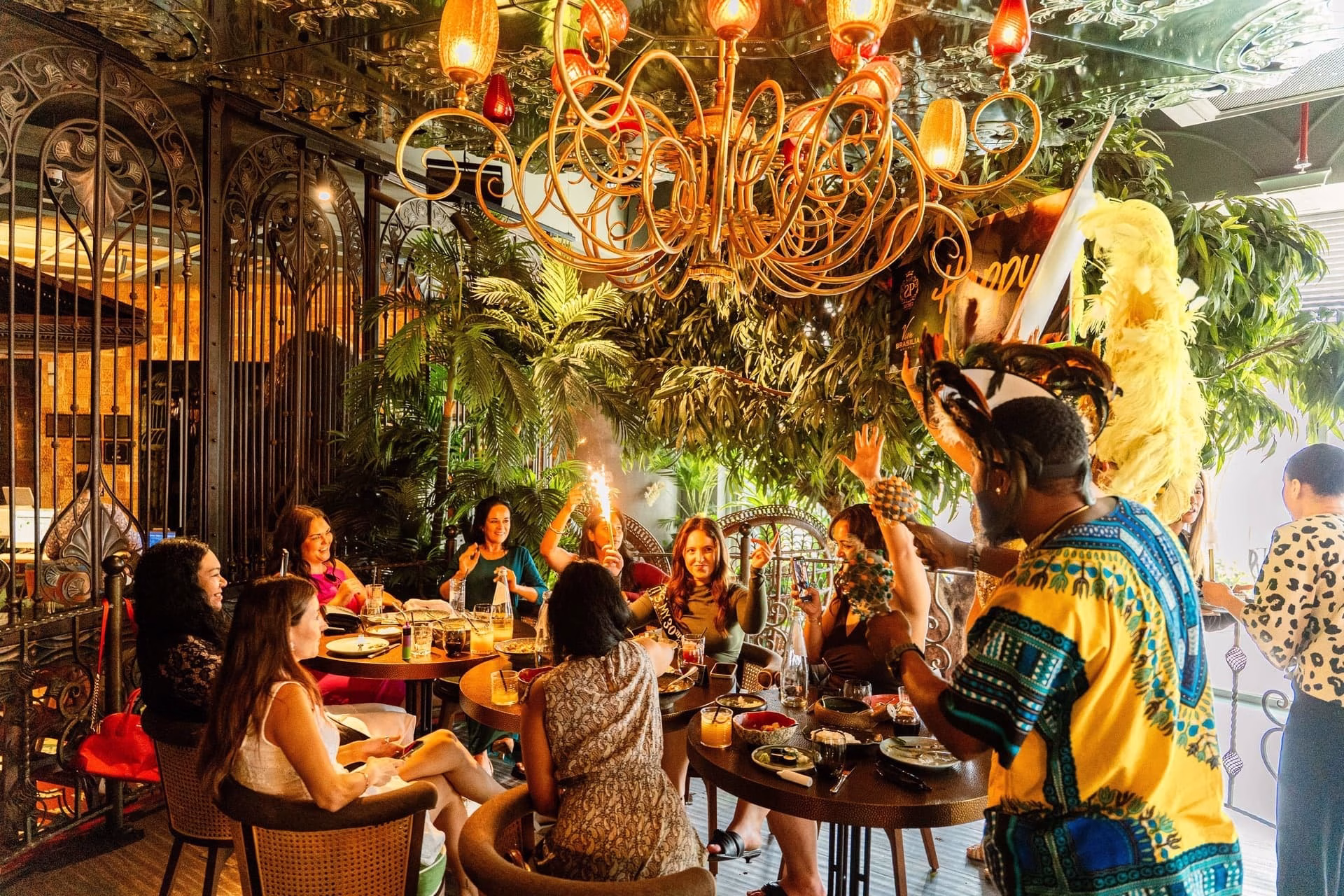 Weekend Brunch στο Ντουμπάι - Ftherá Travel