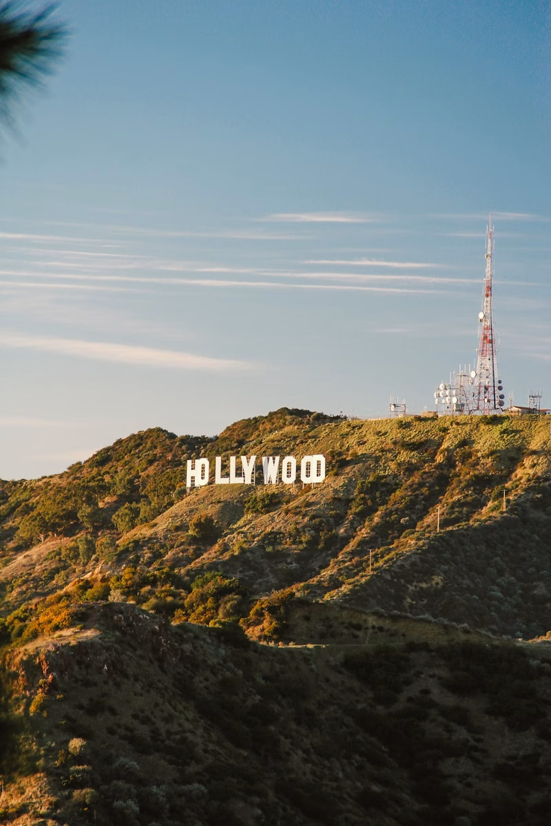 Η επιγραφή Hollywood στους λόφους του Λος Άντζελες, σύμβολο της ποπ κουλτούρας