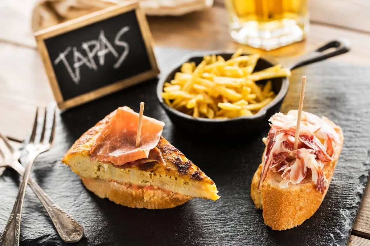 Tapas και ισπανική κουζίνα στη Γρανάδα