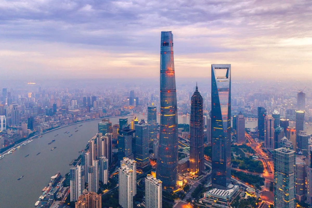Ο ουρανοξύστης Shanghai Tower στη Σανγκάη της Κίνας