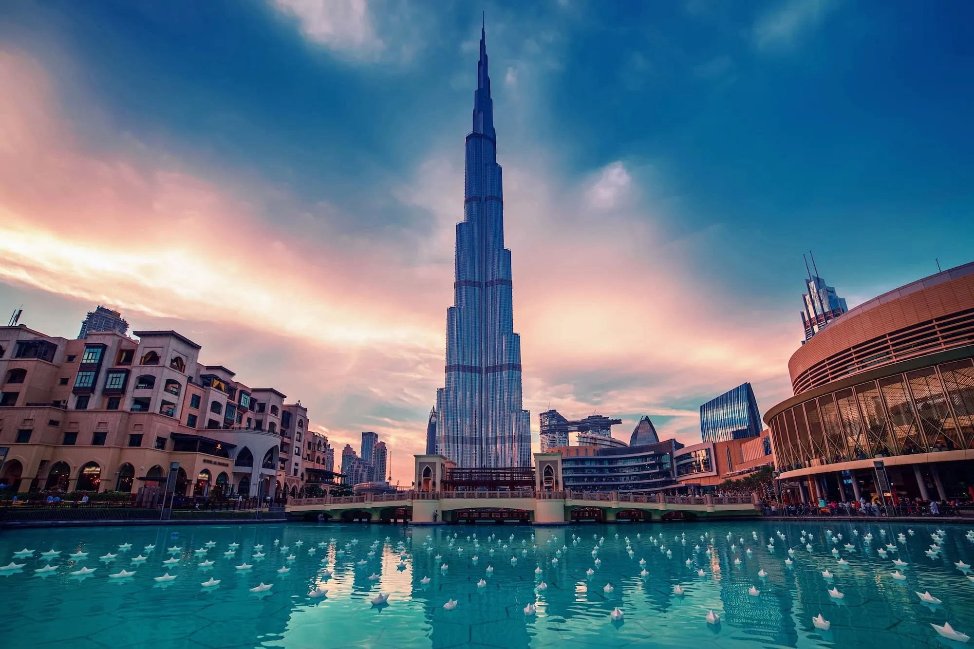 Ο ουρανοξύστης Burj Khalifa στο Ντουμπάι, το ψηλότερο κτίριο στον κόσμο